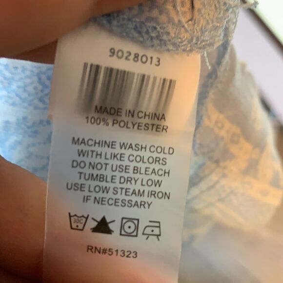 Vince Camuto/ Blouse / size XXS - Picture 6 of 6